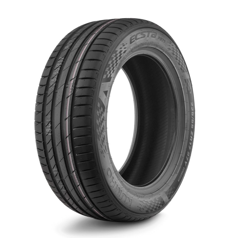 Kumho  225/55/17  Y 97 PS-71   старше 3-х лет